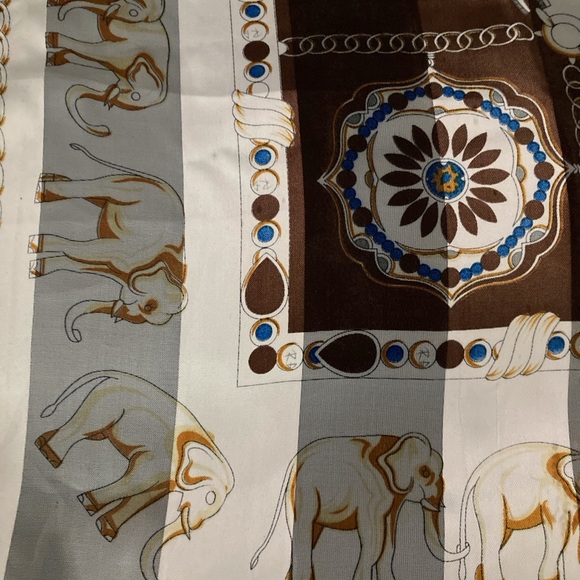 Vintage elephant scarf - Picture 5 of 6